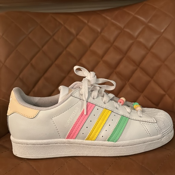Adidas Superstars Big Girls 4 1/2. Excellent shape. - Picture 3 of 4